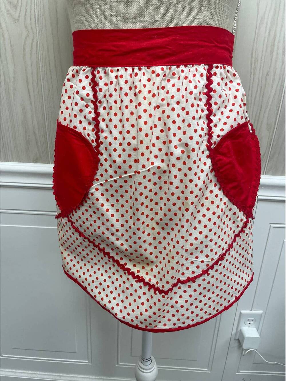 Vintage red/white heart polka dot half apron
